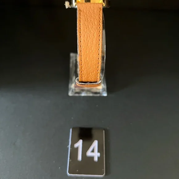 Women’s Disney Mickey Mouse watch - Picture 3 of 6